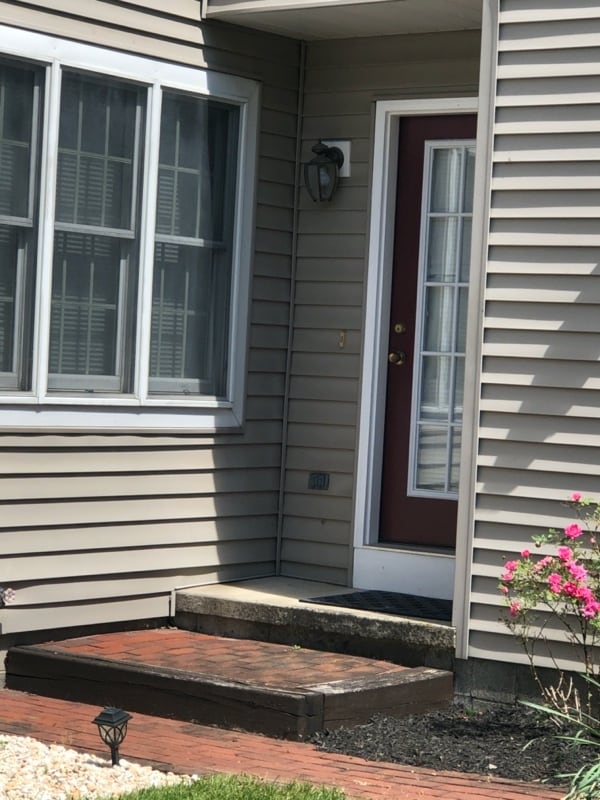 Photo - 470 Meadow Ln