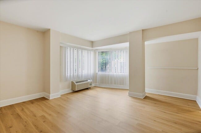 Photo - 1825 T St NW Unit 401