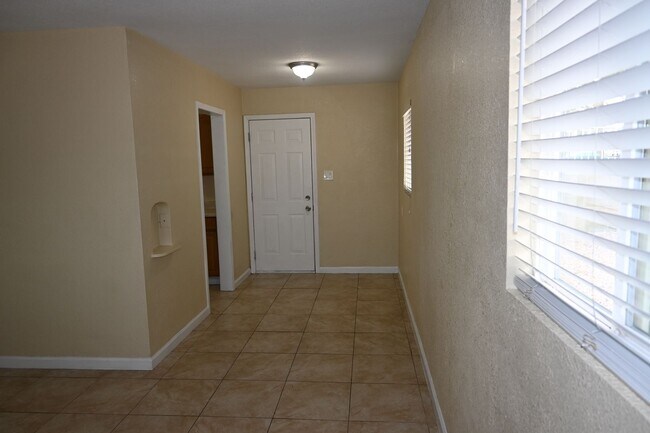 Photo - 320 N 16th St Unidad 1