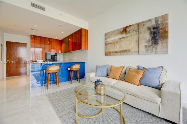 Building Photo - 2678 Tigertail Ave Unit 1403