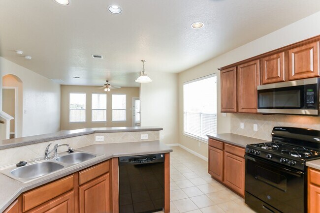 Photo - 8410 Western Way