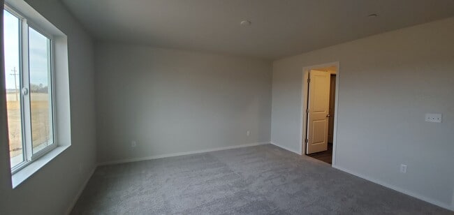 Photo - 2720 Barnstormer St