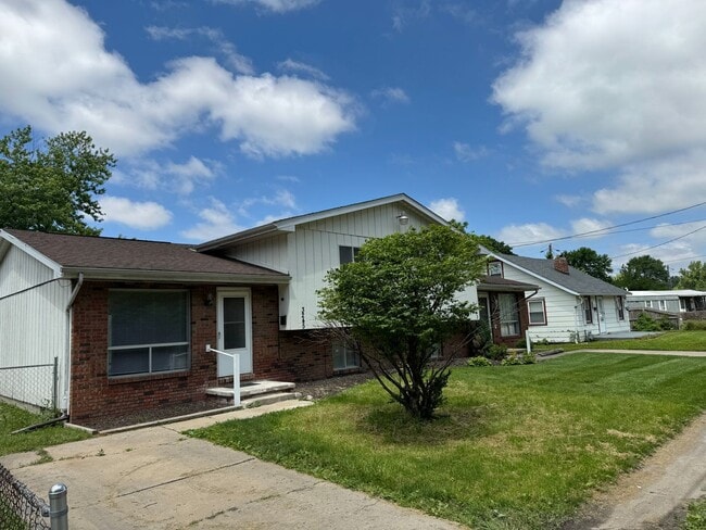 Photo - 3245 S Douglas Ave Apartment Unit 3245 S Douglas Ave