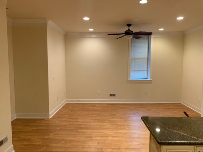 Photo - Beautiful 2 Bedroom Unit 4