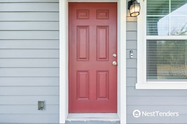 Photo - Beautiful Townhome with Two Primary Suites!