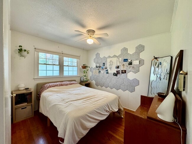 Photo - 202 W Poplar Ave Unit C