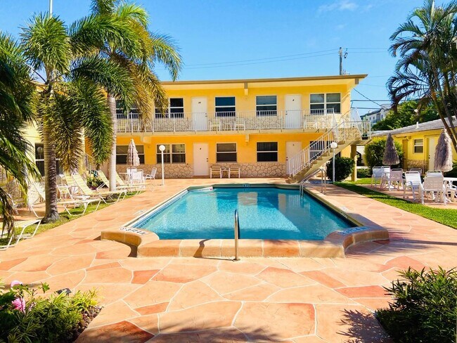 main pool heated in the winter - 4532 Bougainvilla Dr