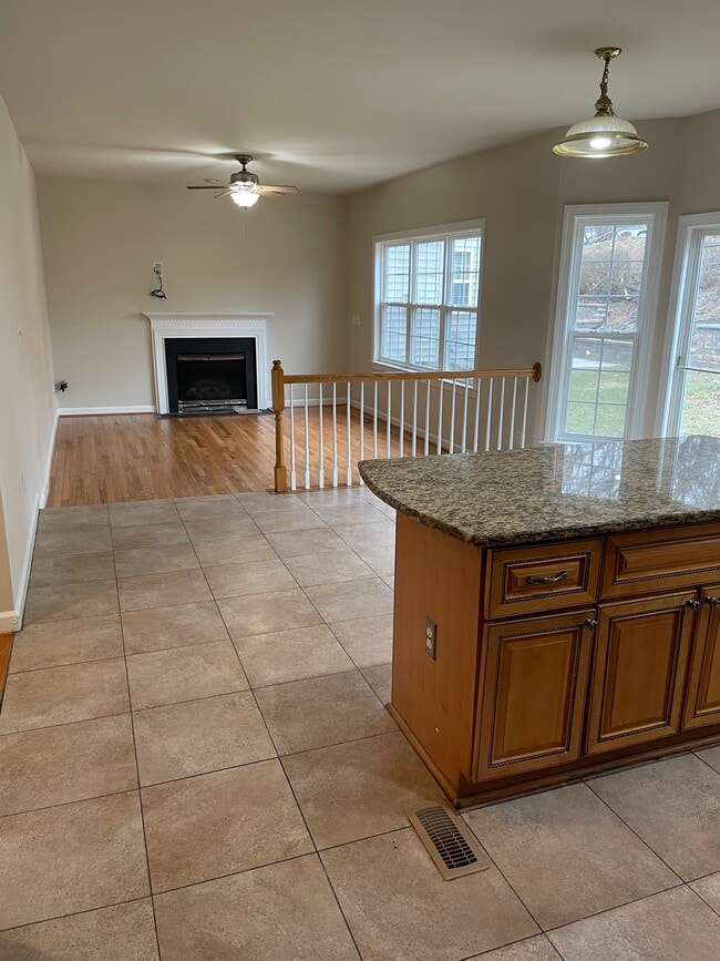Photo - 210 Earhart Ct