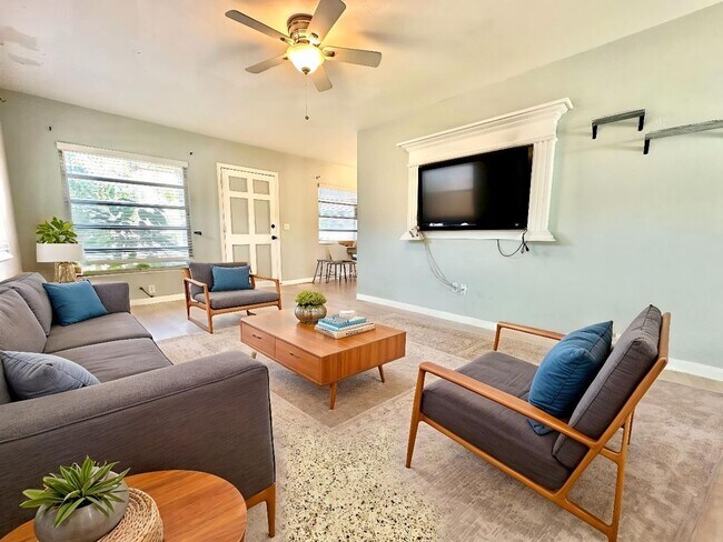 Photo - Bright & cozy 2bedroom 1bath home with out...
