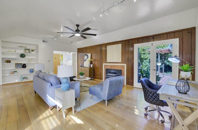 Photo - 1720 Humphrey Dr