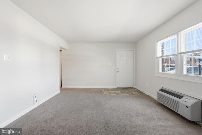 Photo - 300 E Furman Dr