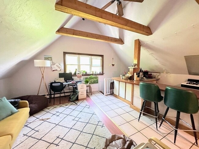 Building Photo - 74 Antwerp St Unit 3