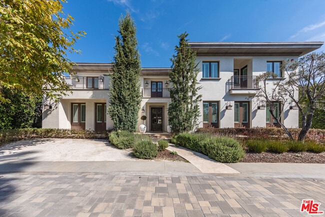 618 N Beverly Dr