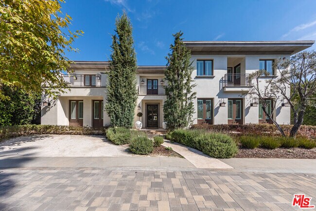 Photo - 618 N Beverly Dr