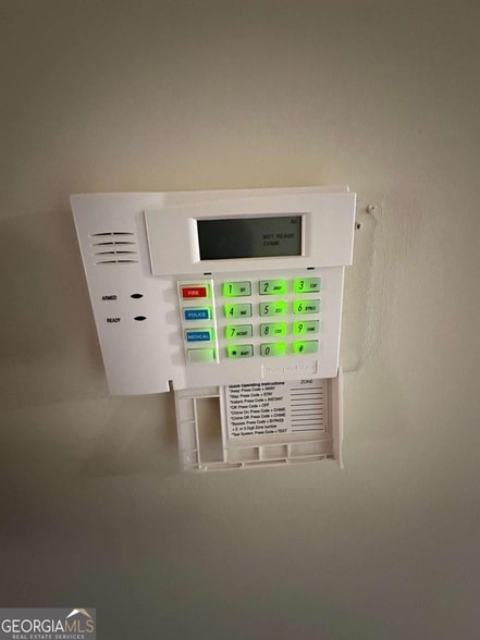 Photo - 685 Garibaldi St SW