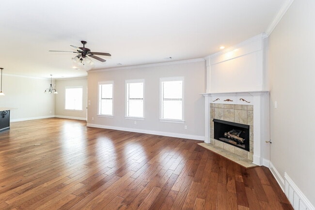 Photo - 30 Whispering Creek Dr