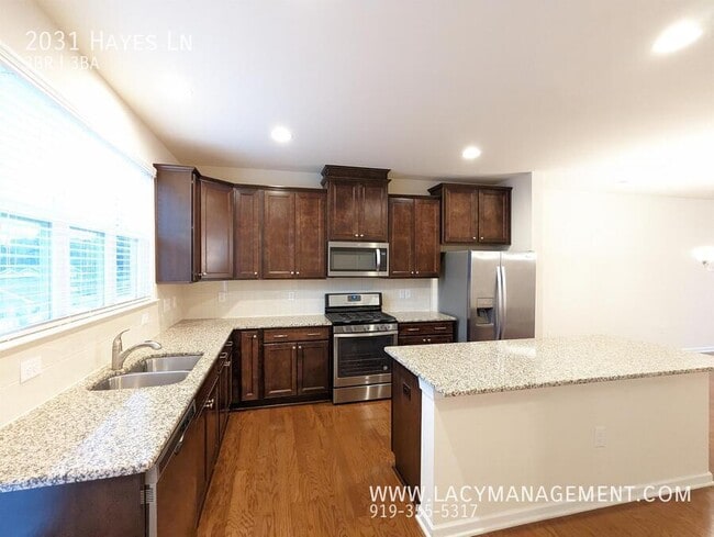 Photo - 2031 Hayes Ln