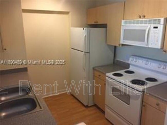 Photo - 2100 Van Buren St