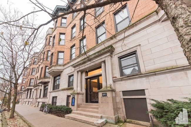 Photo - 629 W Oakdale Ave