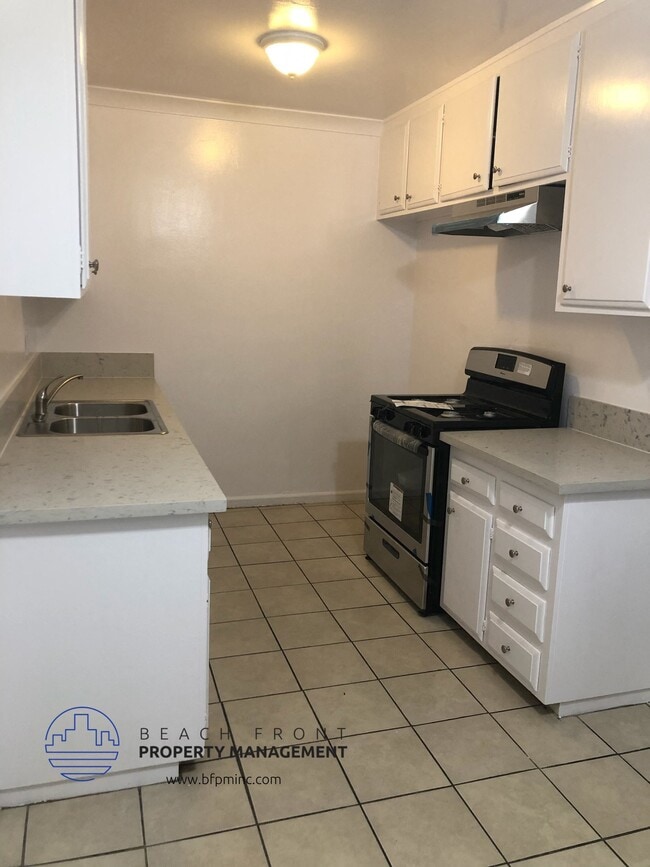 Photo - 6257 Friends Ave