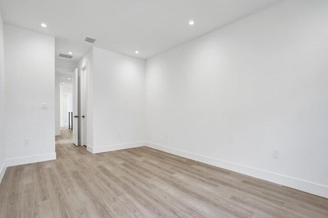 Photo - 604 SW 7th Ave