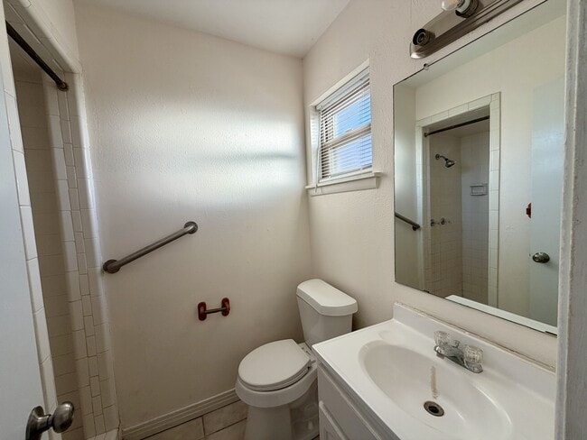 Photo - 4107 Muir St