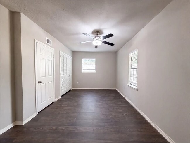 Photo - 334 E Coral Way