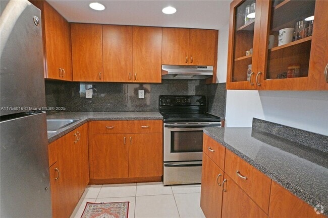 Building Photo - 947 Lenox Ave. Unit 203 Rental