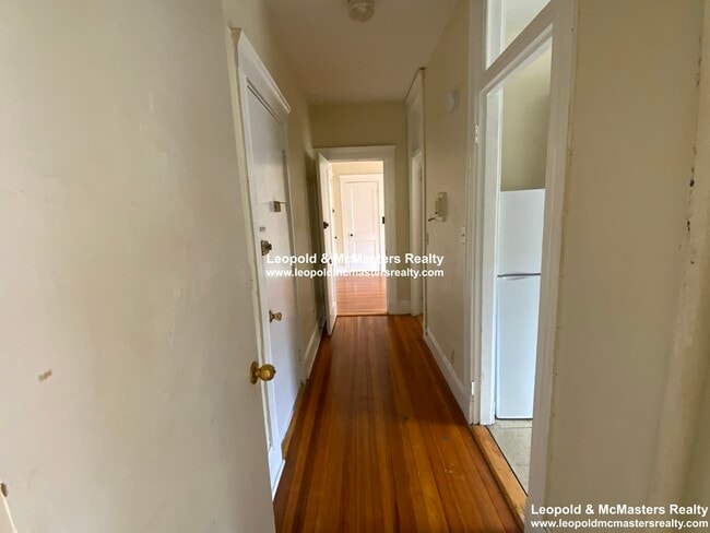 Photo - 194 Kelton St