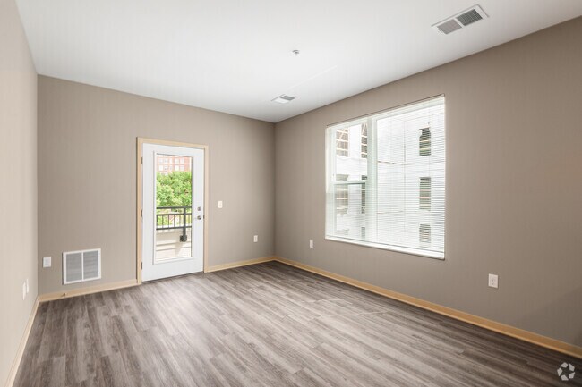 1BR, 1BA - 696SF - Living Room