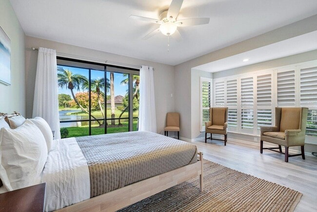 Photo - 11842 Pebblewood Dr Unit 102