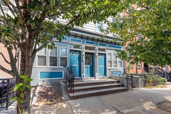 Photo - 466 Monmouth St Unit 3R