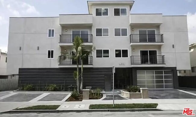 Photo - 811 S Bedford St Unidad 303