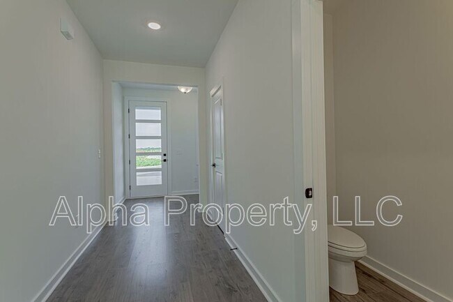 Photo - 1451 Darrowby Wy