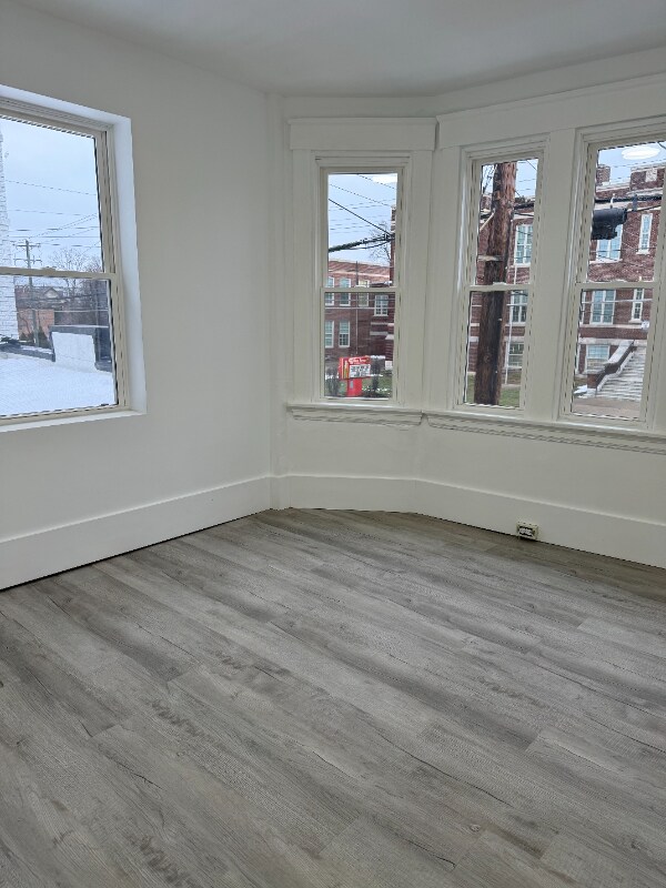 2131 Williams Ave Unit 2133 Williams Ave
