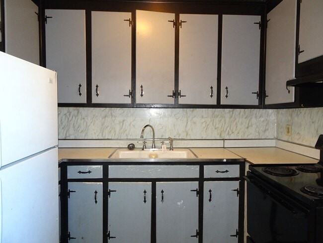 Photo - 2 Bedroom 1 Bathroom Apartment Rental in N... Unit Apt 10