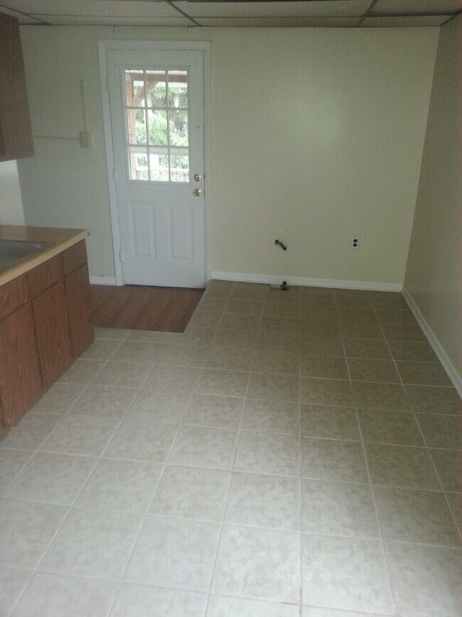 Photo - 564-BLD Unit 2