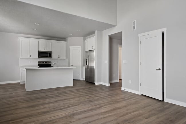 Photo - 735 E Zekes Ct