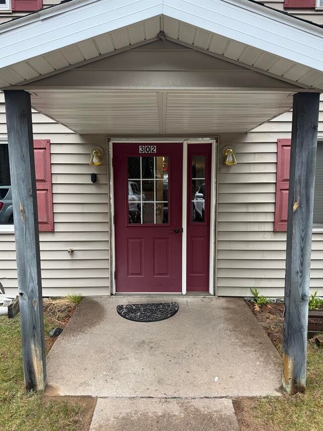 Photo - 302 Balsam-Apt C Unit Apt C