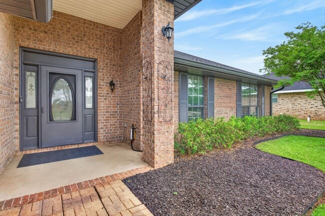 Photo - 4/2 with screened patio coming soon in Ashford Park!