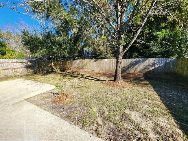 Photo - Fenced 3/2 available in Elberta