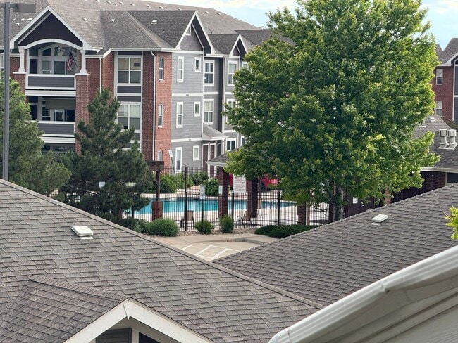 Spacious Condo in the Heart of Aurora - Spacious Condo in the Heart of Aurora