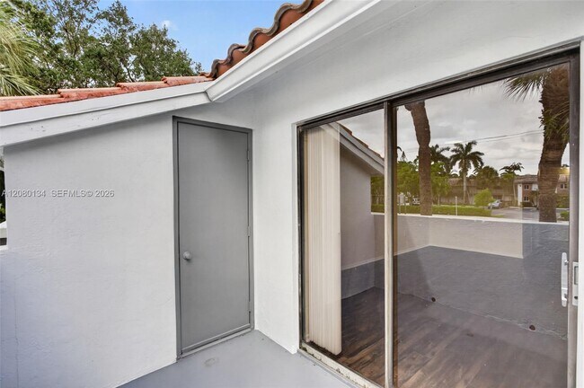8335 Coral Lake Manor Unit 8335