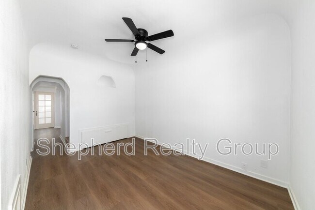 Photo - 3340 Eucalyptus Ave