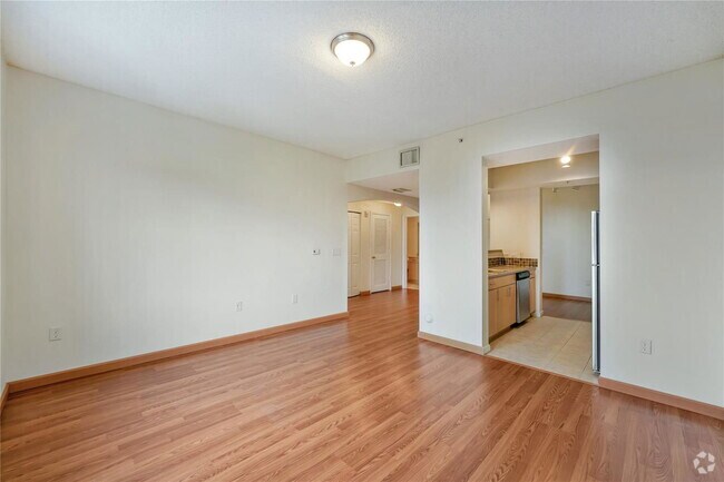 Building Photo - 533 NE 3rd Ave Unit 506 Rental