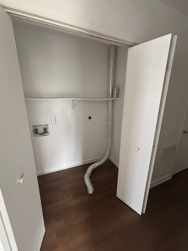 Photo - Forest Park Blvd, NW, 1052/1054 Unit 1054