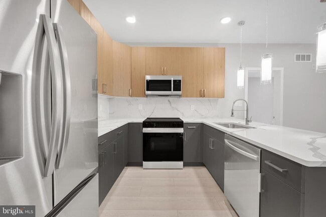 Photo - 1111 S 24th St Unidad 202