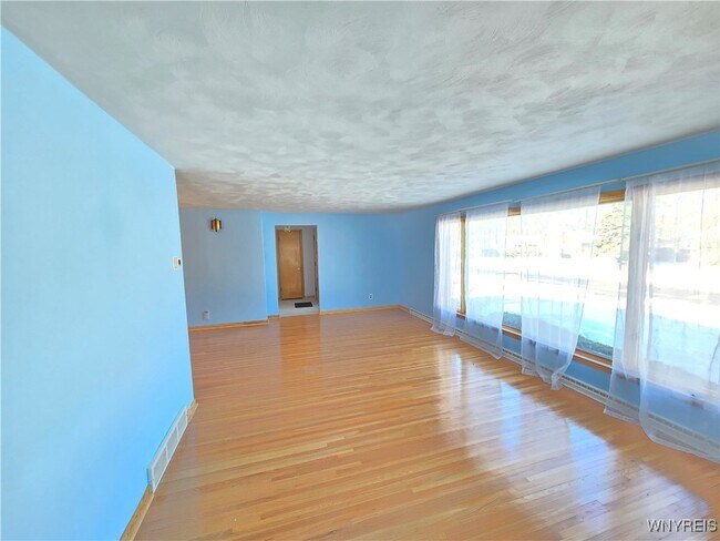 Photo - 39 Lennox Ave