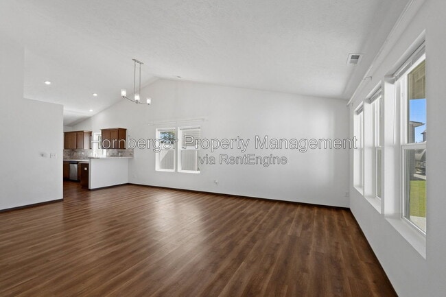 10326 W Salmonberry