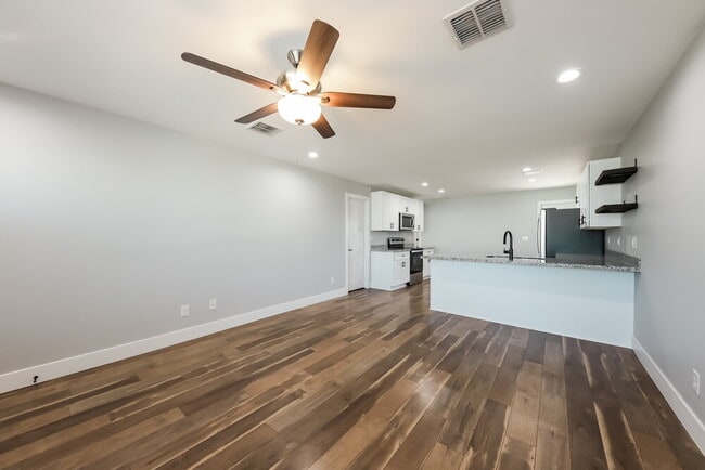 4653 S 38th Gln